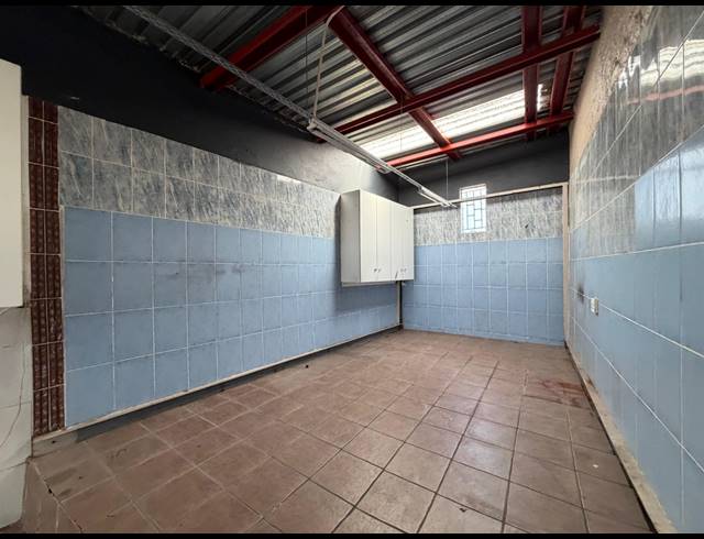 849M² WAREHOUSE TO LET IN CHLOORKOP
